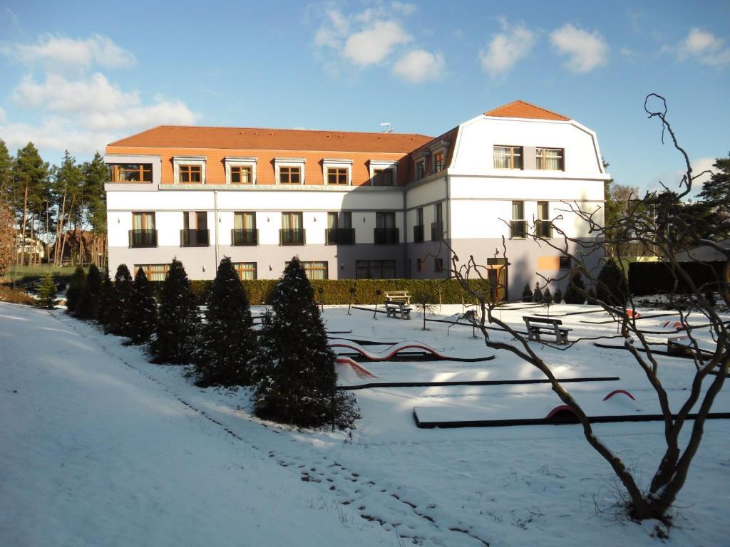 Hotel Sport Zruč Dış mekan fotoğraf