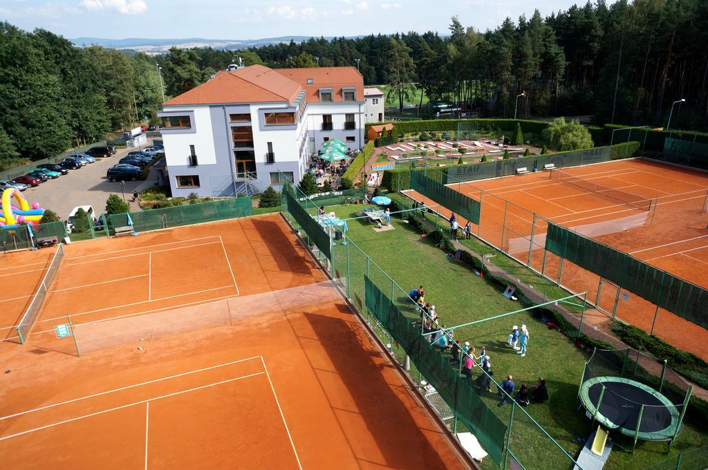 Hotel Sport Zruč Dış mekan fotoğraf