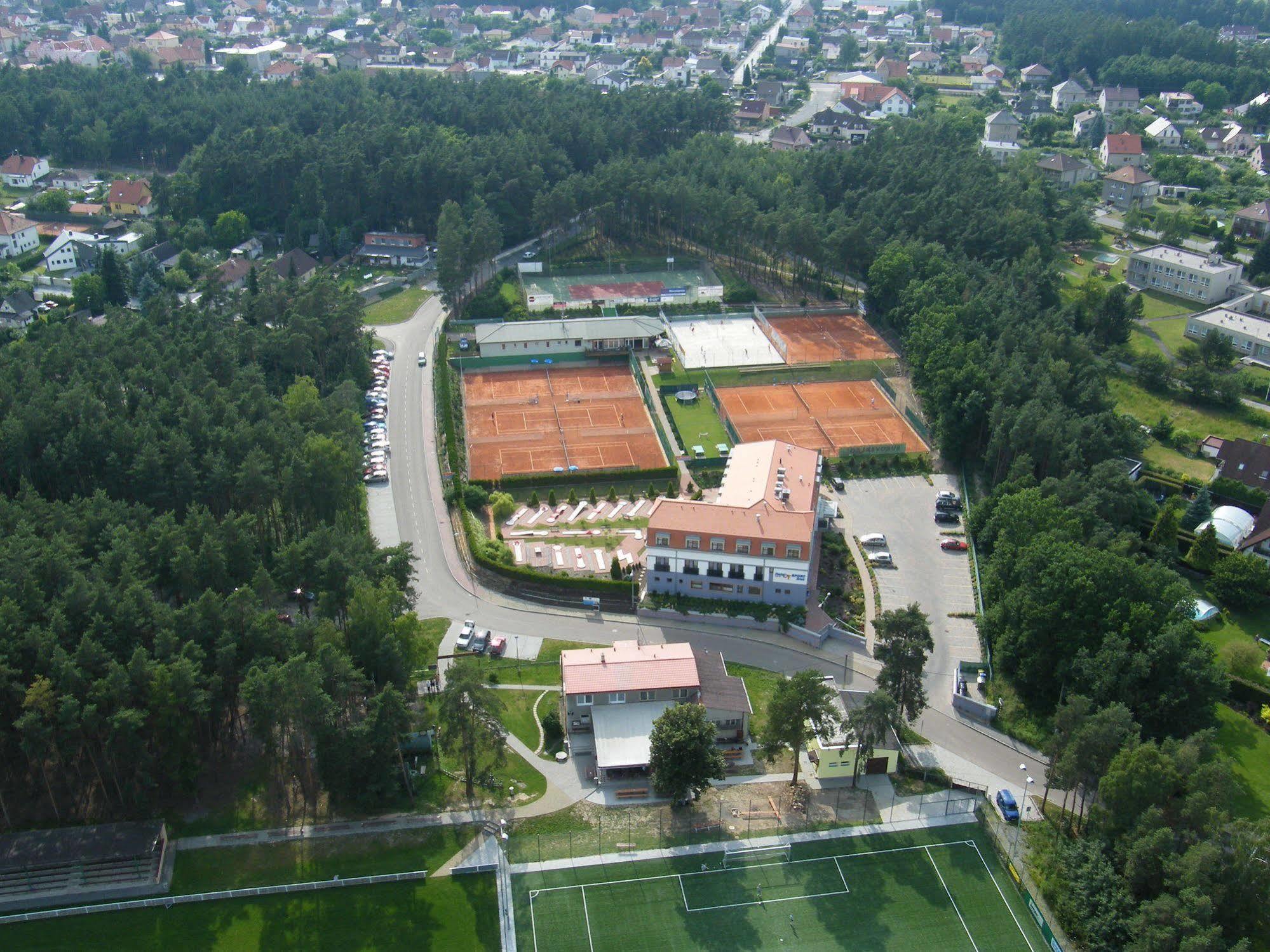 Hotel Sport Zruč Dış mekan fotoğraf