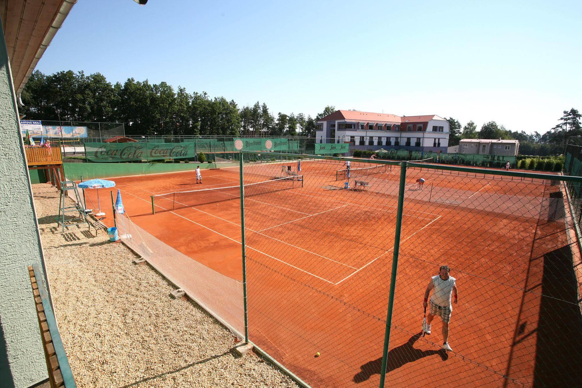 Hotel Sport Zruč Dış mekan fotoğraf