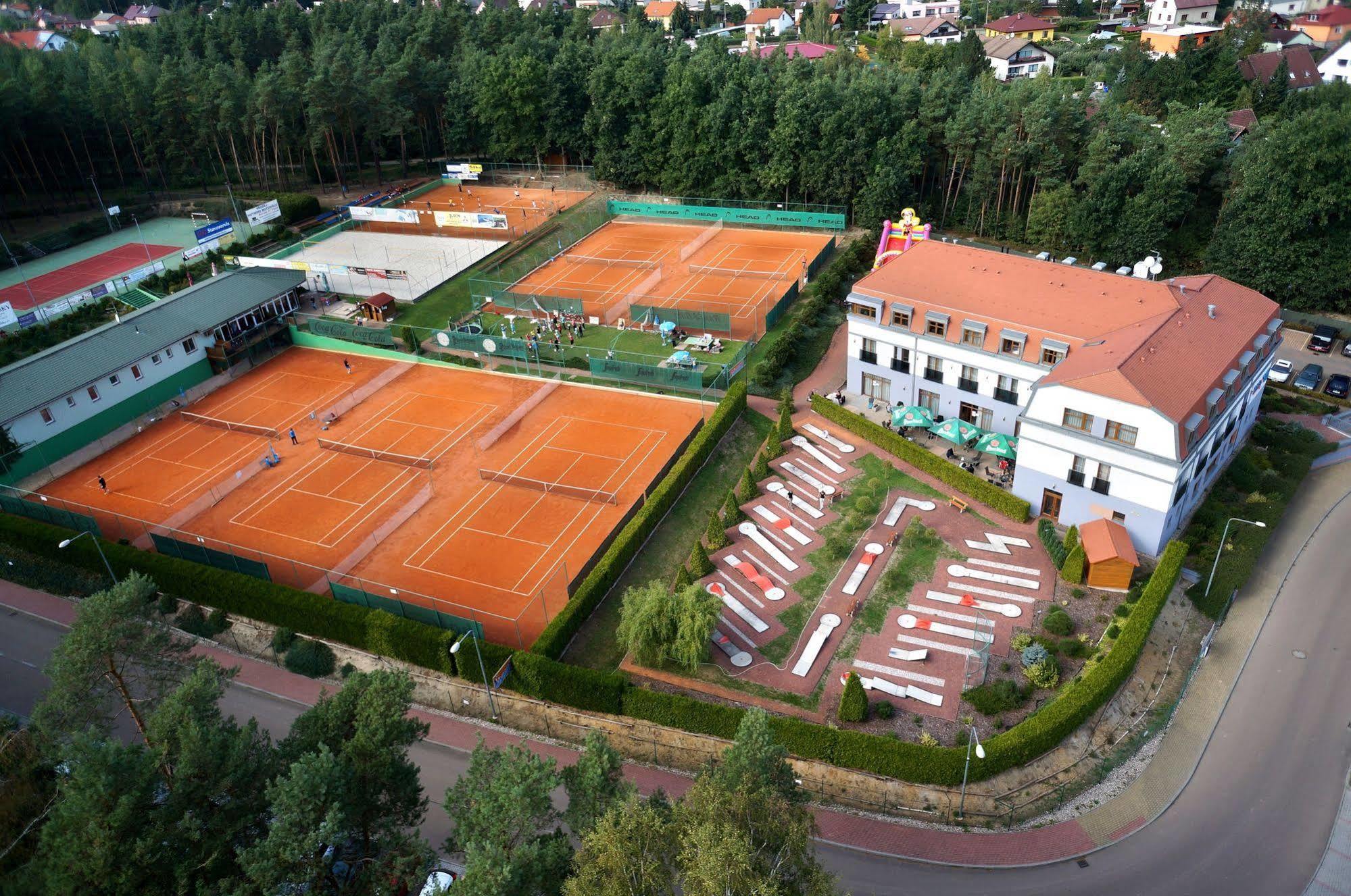 Hotel Sport Zruč Dış mekan fotoğraf