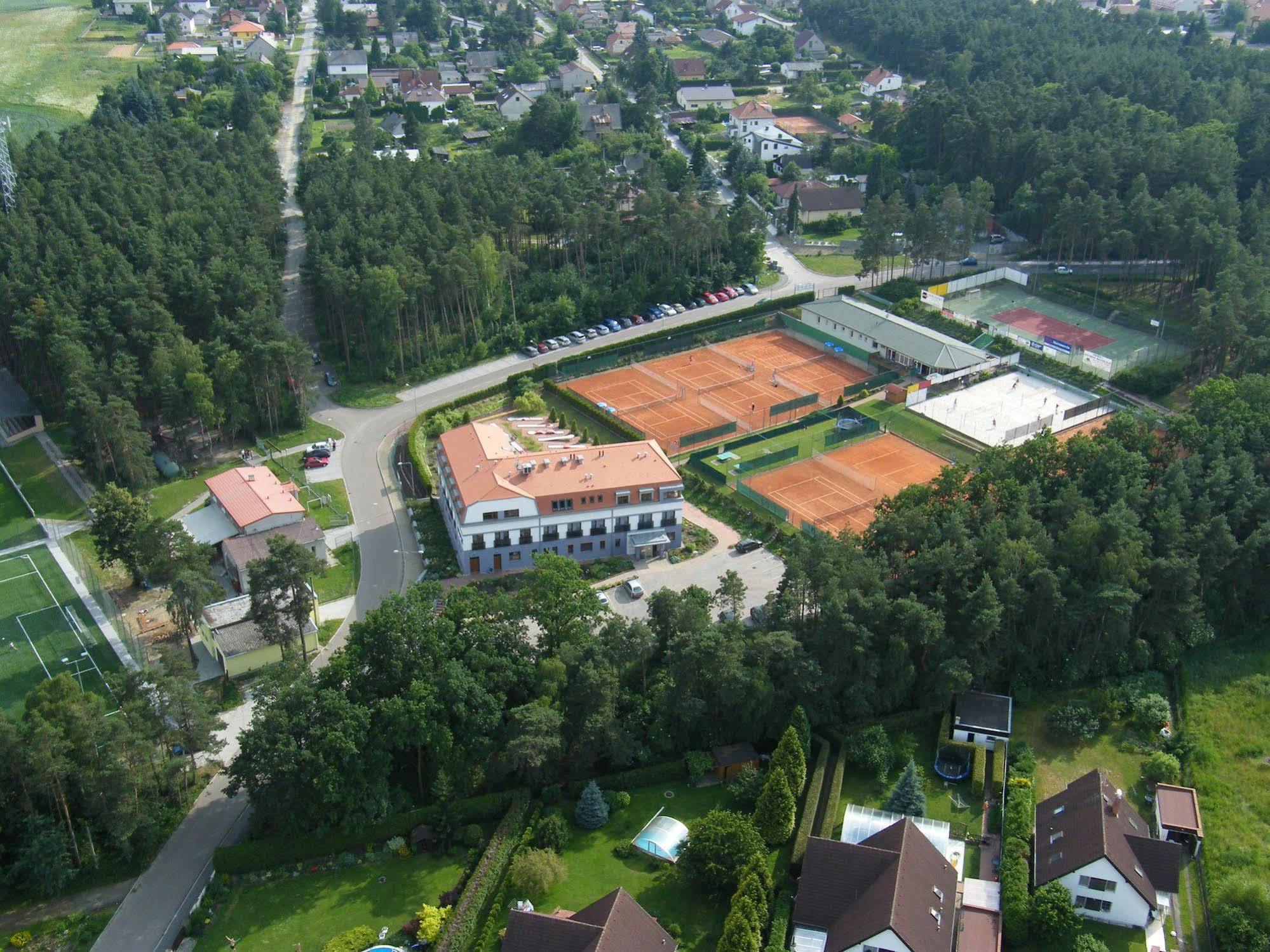 Hotel Sport Zruč Dış mekan fotoğraf